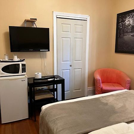 Adas Guesthouse Торонто Екстер'єр фото