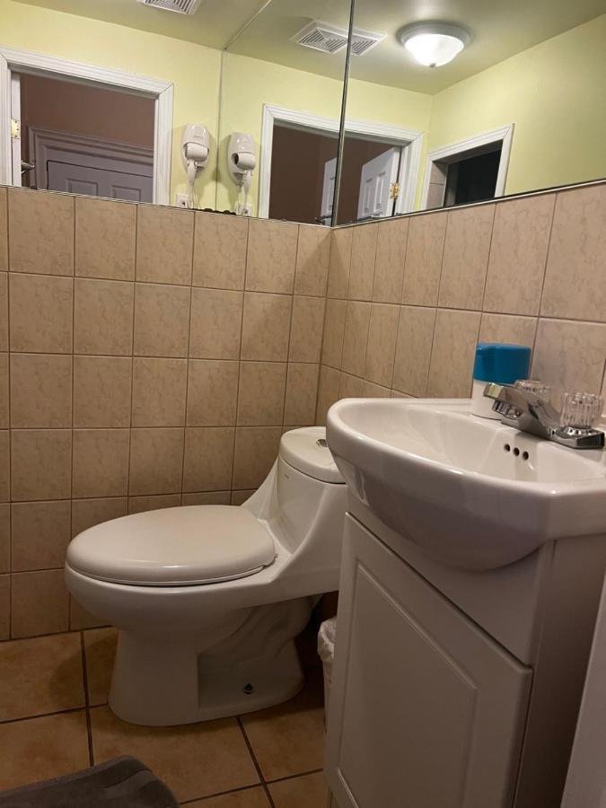 Adas Guesthouse Торонто Екстер'єр фото